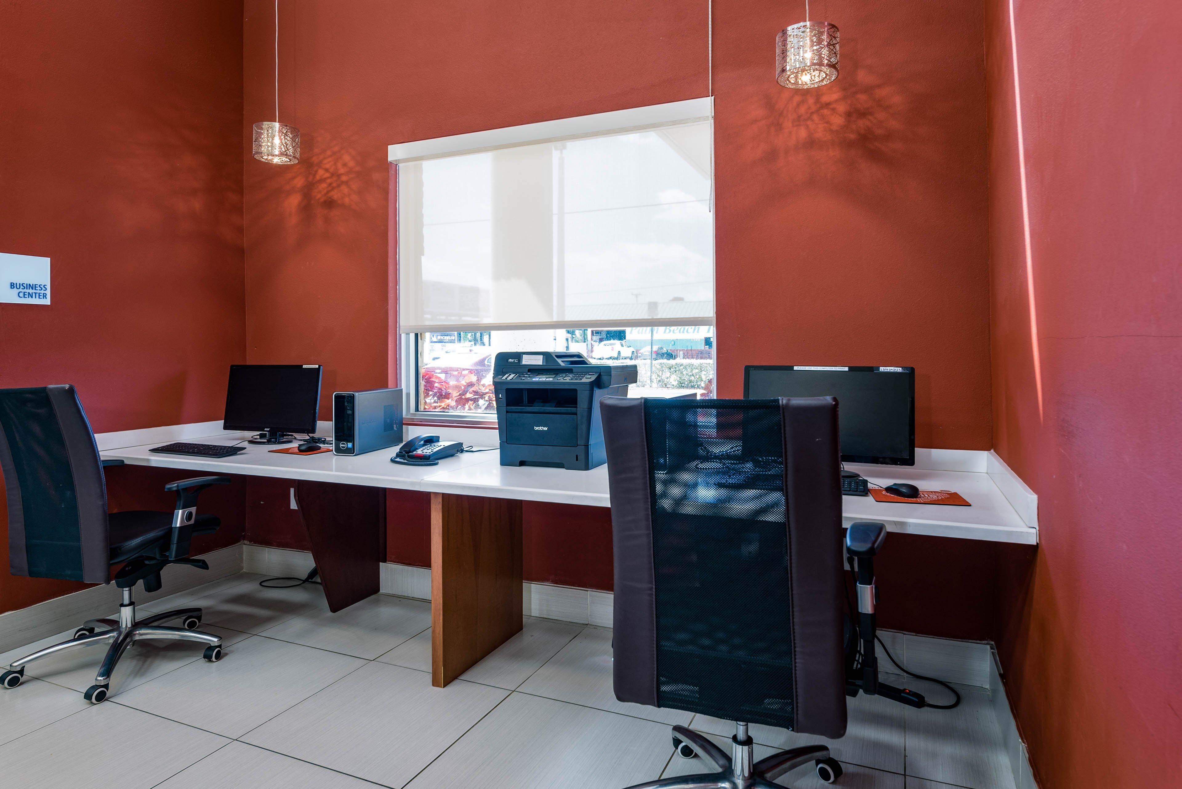 Holiday Inn Express & Suites Lantana By Ihg Exteriör bild
